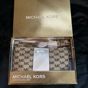 Michael Kors Adjustable Belt Bag - Beige and Black